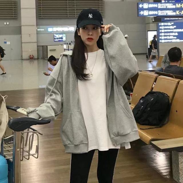 22 Streetwear Hoodie